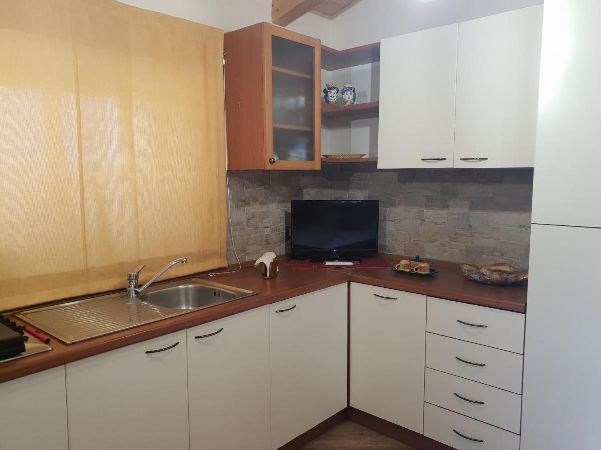 Alle pendici dell'Etna Ragalna Esterno foto